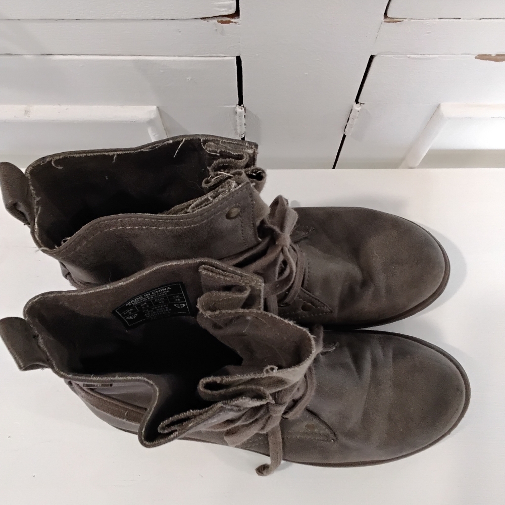 Roxy Women's Distressed Moto Boots EUC - Picture 3 of 8